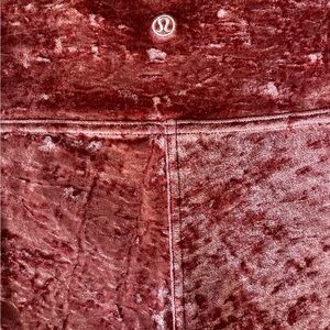 🍋Lululemon Mauve Pink Velvet Leggings
Excellent condition